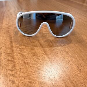 White VR/AR Protective Mask-Style Goggles